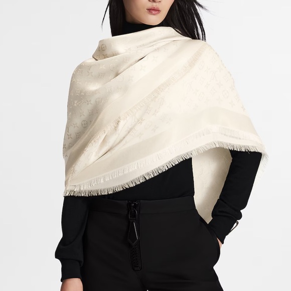 Louis Vuitton Monogram Shine Shawl - Picture 1 of 4